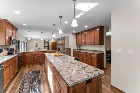 Kitchen - 3096 Dolores Dr, Saint Cloud, MN 56303 photo 4 of 9