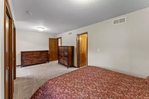 Bedroom - 3096 Dolores Dr, Saint Cloud, MN 56303 photo 8 of 17
