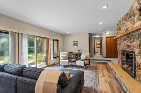 Living - 3096 Dolores Dr, Saint Cloud, MN 56303 photo 3 of 7
