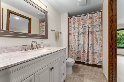 Bath - 3096 Dolores Dr, Saint Cloud, MN 56303 photo 6 of 9
