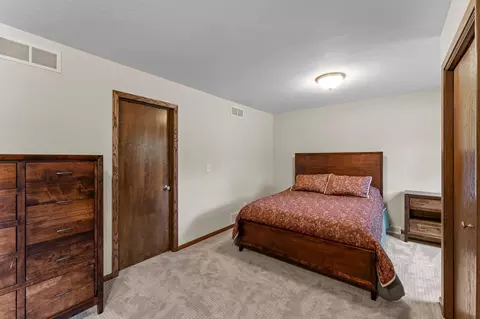 Bedroom - 3096 Dolores Dr, Saint Cloud, MN 56303 photo 5 of 17