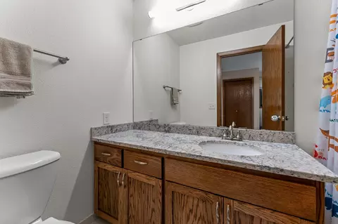 Bath - 3096 Dolores Dr, Saint Cloud, MN 56303 photo 2 of 9