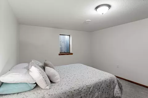 Bedroom - 3096 Dolores Dr, Saint Cloud, MN 56303 photo 13 of 17