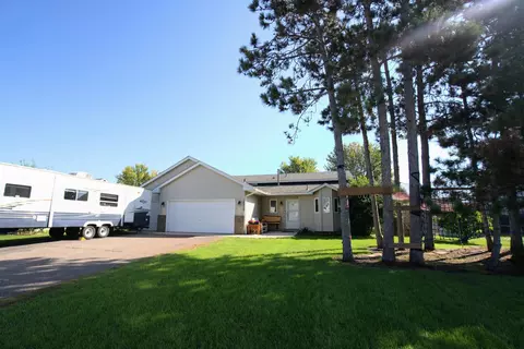 18539 Queen St NW, Elk River, MN 55330