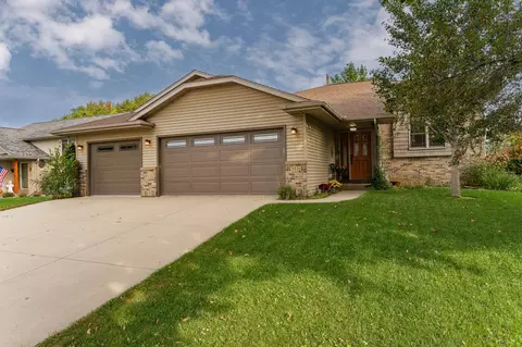 3831 Halling Pl SW, Rochester, MN 55902