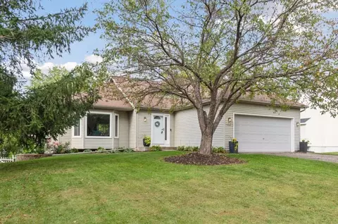 1078 Overlook Dr, Chaska, MN 55318