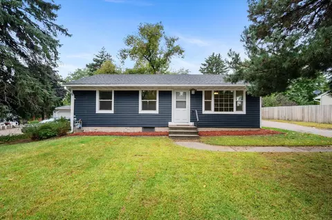 580 Willow Ln, Woodbury, MN 55125