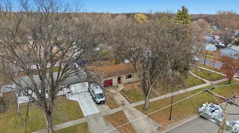 305 19th Ave N, Fargo, ND 58102
