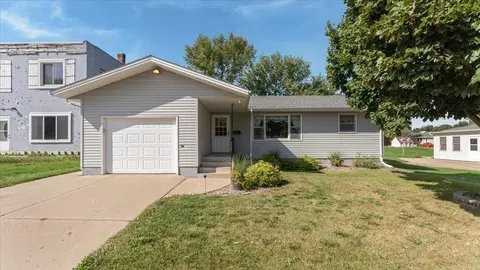 514 Ash St S, Sauk Centre, MN 56378
