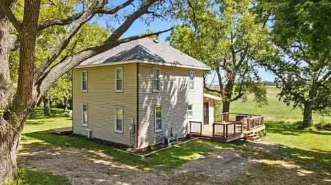 77201 270th St, Clarks Grove, MN 56016
