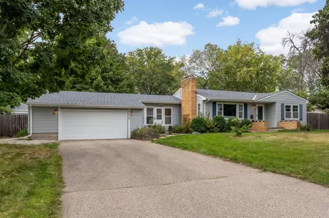 8632 Clinton Ave S, Bloomington, MN 55420