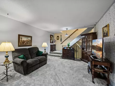 2728 Shenandoah Ln N, Plymouth, MN 55447