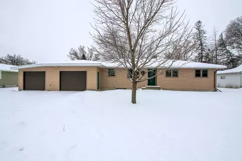 620 4th Ave SW, Hutchinson, MN 55350