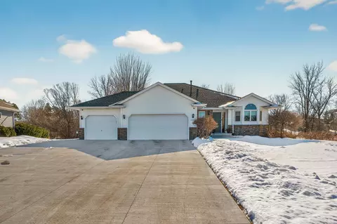 1354 16th Ave SE, Forest Lake, MN 55025