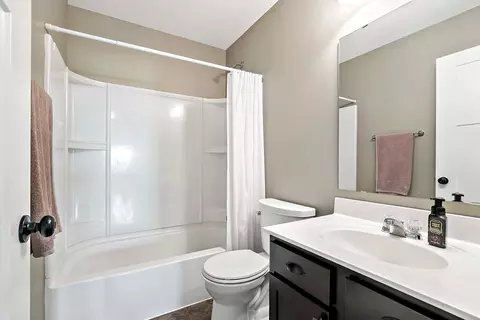 Bath - 1154 139th St E, Rosemount, MN 55068 photo 5 of 6