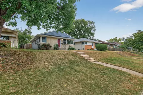 3728 Regent Ave N, Robbinsdale, MN 55422