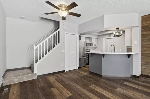 1902 Sapphire Pt #110, Eagan, MN 55122 photo 6
