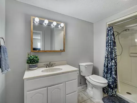 Bath - 15490 Darjeeling Path, Rosemount, MN 55068 photo 3 of 3