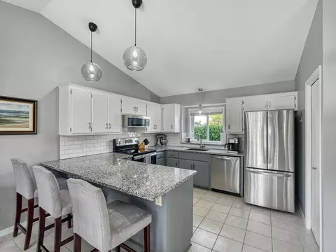 Kitchen - 15490 Darjeeling Path, Rosemount, MN 55068 photo 1 of 4