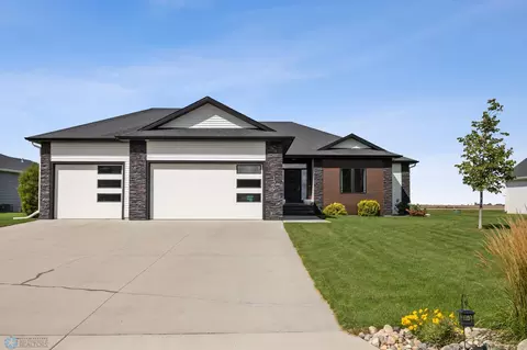 120 Westview Ln, Oxbow, ND 58047