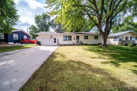 605 5th Ave NE, Stewartville, MN 55976