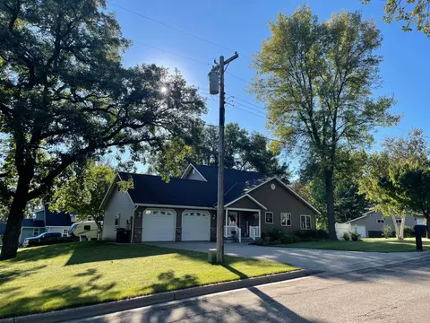 313 Alex Moore St, Sauk Centre, MN 56378