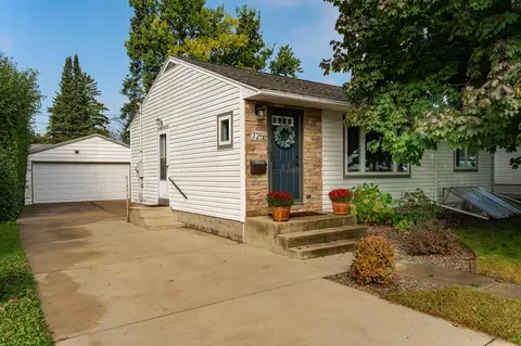 725 16th Ave NE, Rochester, MN 55906