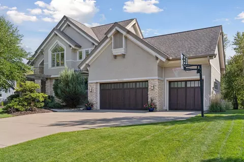 11440 Avery Dr, Inver Grove Heights, MN 55077
