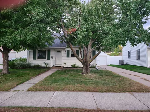 406 18th Ave SW, Rochester, MN 55902