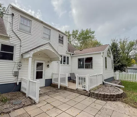 Exterior - 708 Elm Ave, Olivia, MN 56277 photo 12 of 19