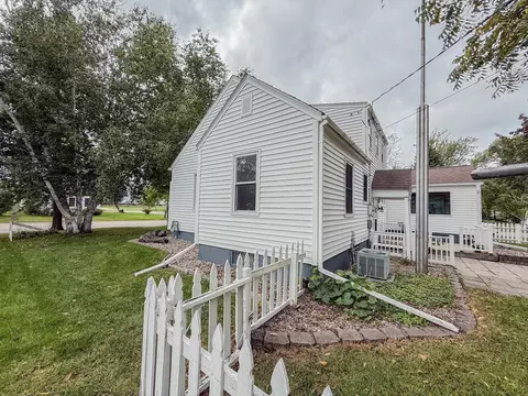 Exterior - 708 Elm Ave, Olivia, MN 56277 photo 19 of 19