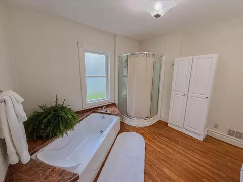 Bath - 708 Elm Ave, Olivia, MN 56277 photo 3 of 5