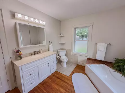 Bath - 708 Elm Ave, Olivia, MN 56277 photo 2 of 5