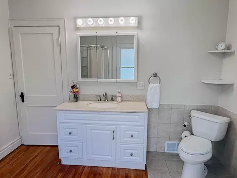 Bath - 708 Elm Ave, Olivia, MN 56277 photo 5 of 5