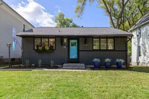 32 Sheridan Ave S, Minneapolis, MN 55405