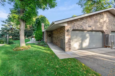 1930 Lanewood Ln N, Plymouth, MN 55447