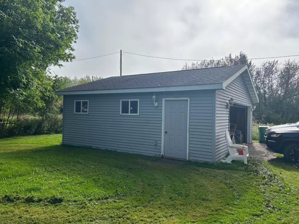 Exterior - 3912 E 5th St, Superior, WI 54880 photo 4 of 5