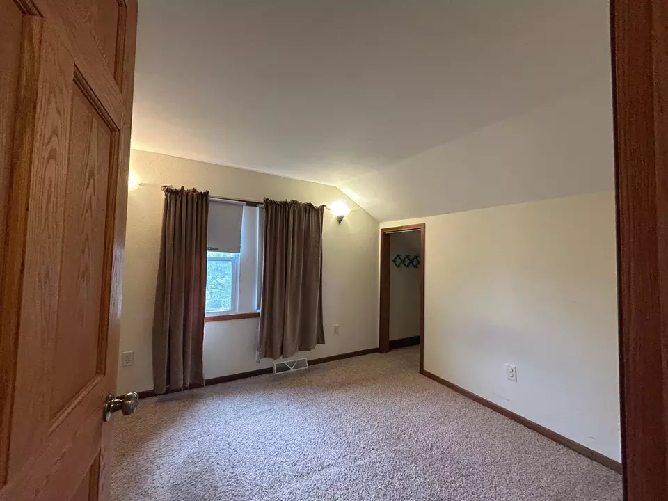 Bedroom - 3912 E 5th St, Superior, WI 54880 photo 4 of 8