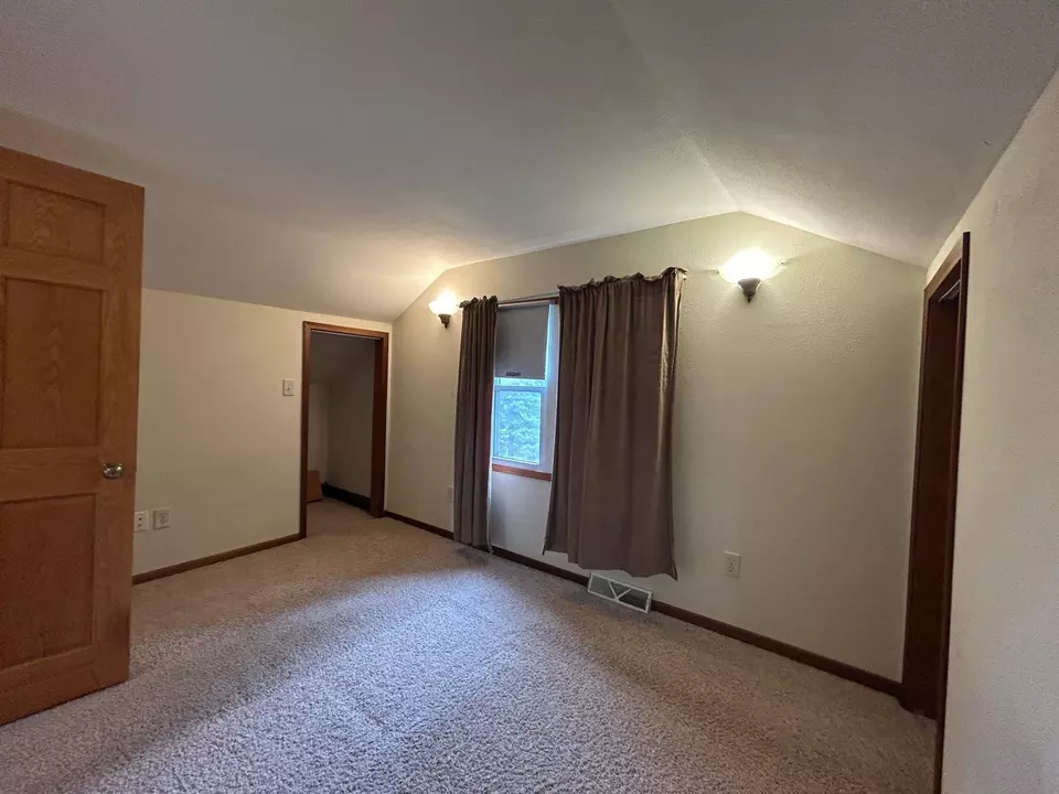 Bedroom - 3912 E 5th St, Superior, WI 54880 photo 5 of 8