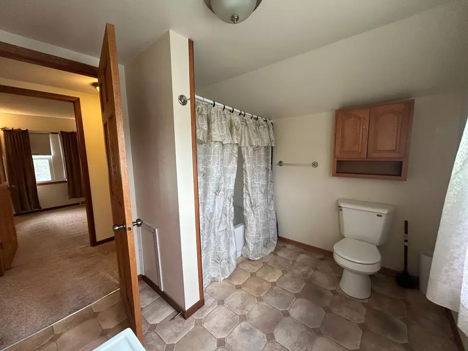 Bath - 3912 E 5th St, Superior, WI 54880 photo 1 of 3