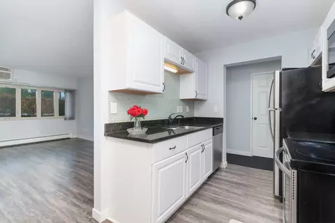 4351 Parklawn Ave #7E, Edina, MN 55435