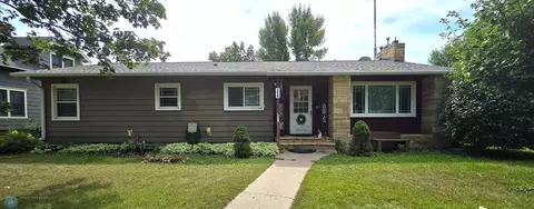 359 3rd St NW, Valley City, ND 58072