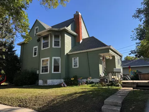 102 3rd St SE, Pipestone, MN 56164