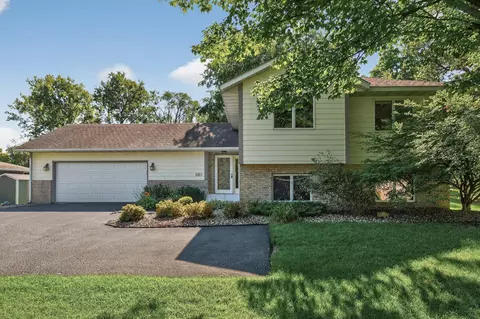 680 Koehler Rd, Vadnais Heights, MN 55127