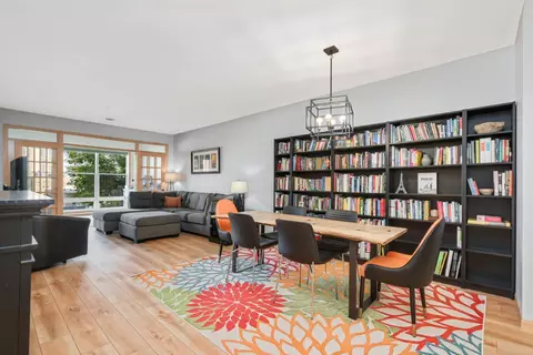 301 Oak Grove St #205, Minneapolis, MN 55403