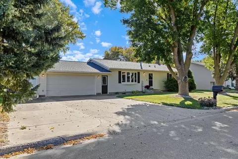 806 Westmar Cir, Marshall, MN 56258
