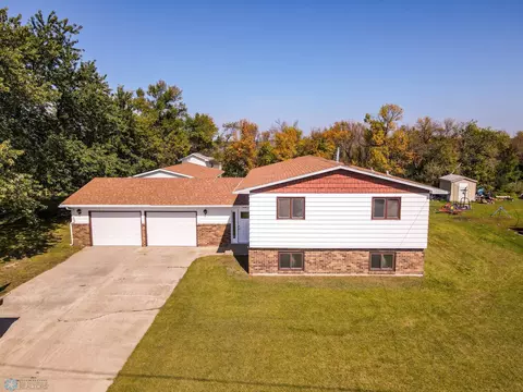 589 6th St SE, Valley City, ND 58072