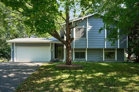 9863 Balmoral Ln, Eden Prairie, MN 55347