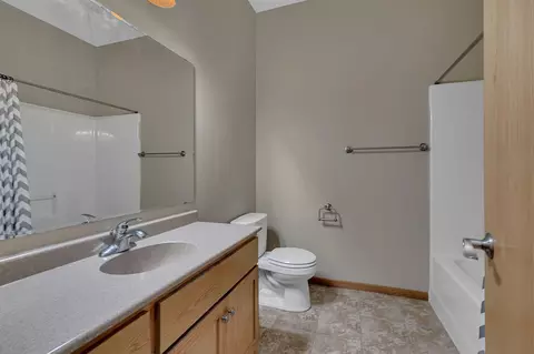 Bath - 829 Minnesota Blvd, Saint Cloud, MN 56304 photo 2 of 2