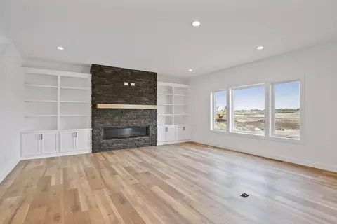 Living - 4928 Parkside Cir, Eagan, MN 55123 photo 2 of 4